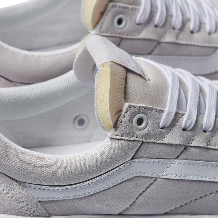 Vans Old Skool Overt Womens Shoe Light Grey